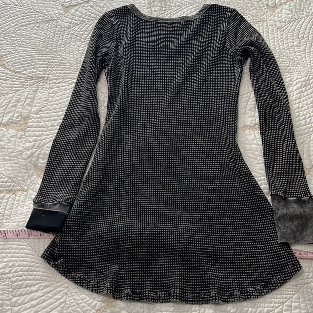 Long Sleeve Mineral Wash Waffle Cotton Top from Vintage Havana - Picture 10 of 10